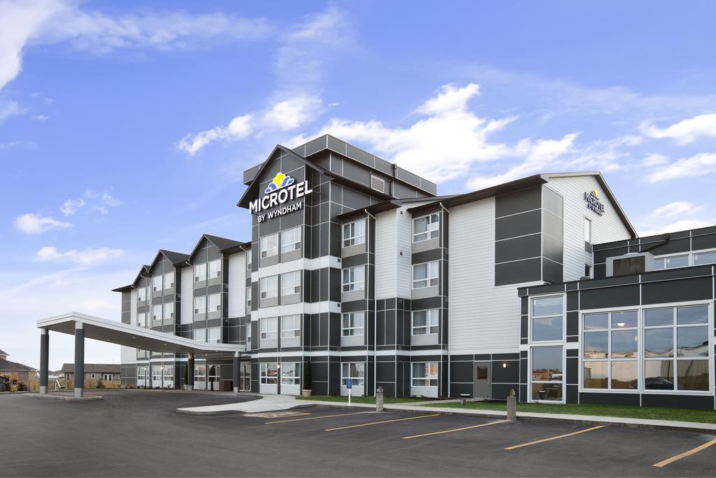 Microtel Inn & Suites By Wyndham Estevan Exterior photo